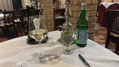 Via Toscana Restaurant Cafe