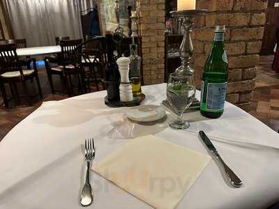 Via Toscana Restaurant Cafe