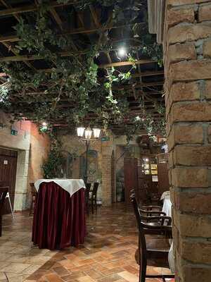 Via Toscana Restaurant Cafe