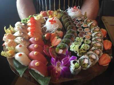 Hako Restaurant & Sushi Bar