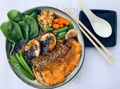 Hako Restaurant & Sushi Bar