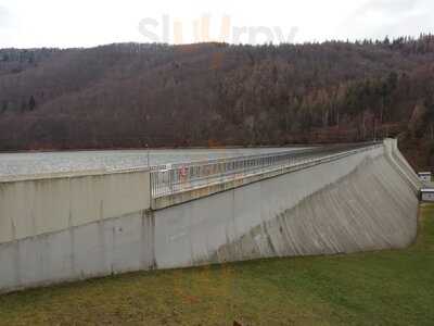 Krzywa Chata Nad Zapora W Wapienicy