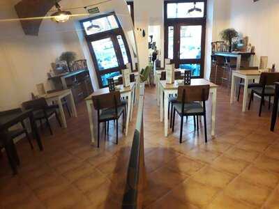 4 Jaśki Cafe & Deli