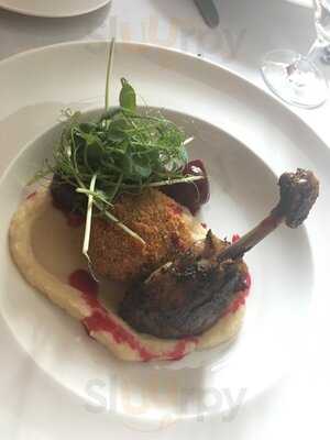 Dworek New Restaurant