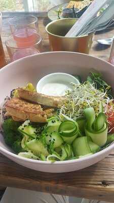 Moodro Bistro & Cafe