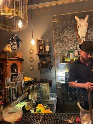 Mr. Black Cocktail Bar