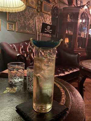 Mr. Black Cocktail Bar