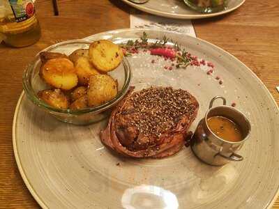 Moo Moo Steak & Wine