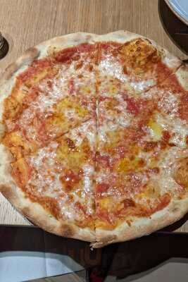 Invito Pizza & Pasta