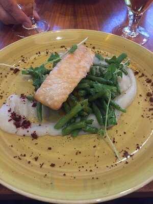 Dystrykt One All Day Brasserie & Bar