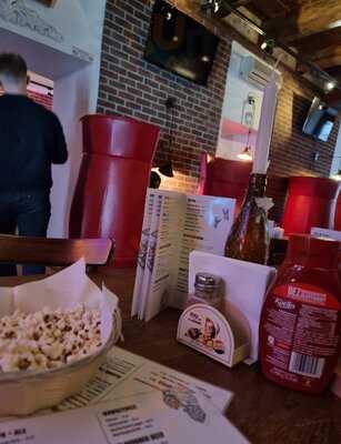 Greg & Tom Beer House Pub