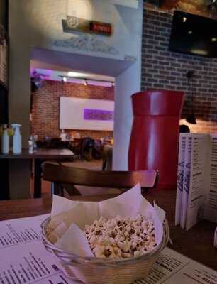 Greg & Tom Beer House Pub