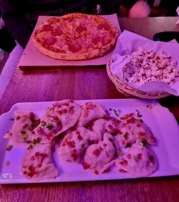 Greg & Tom Beer House Pub