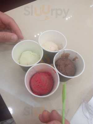 Ice Cream Rolls & Bubble Waffle