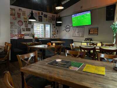 Fog House Pub & Grill