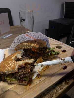 Fog House Pub & Grill