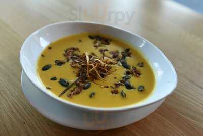 Mio Piano Bistro & Restaurant