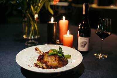 Mio Piano Bistro & Restaurant