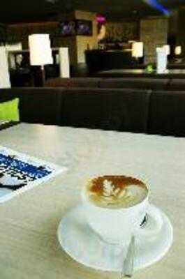 Globe Restaurant, Bar & Cafe