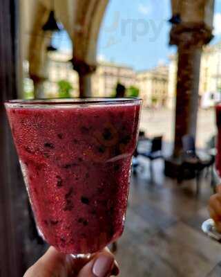 Arkady Cafe & Cocktail Bar