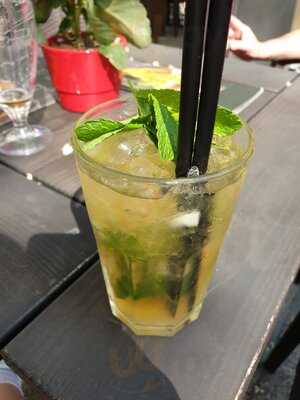 Arkady Cafe & Cocktail Bar