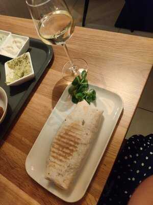 Manoa Green Resto Bar