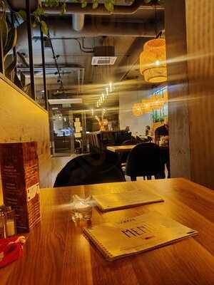 Manoa Green Resto Bar