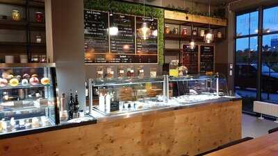 Manoa Green Resto Bar