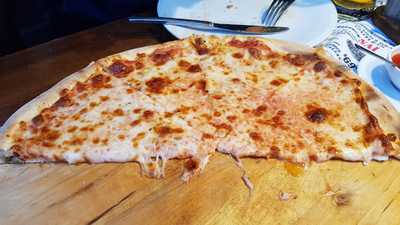 Pod Lasem - Restauracja I Pizzeria