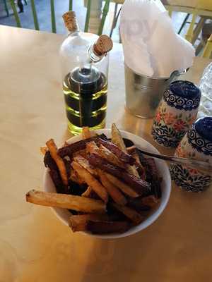 Nova Krova Vegan Burger & Bistro