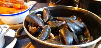 Lars Lars & Lars Bistro Pub