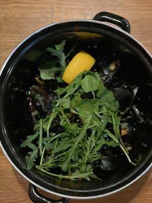 Momo - Love At First Bite