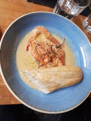 Momo - Love At First Bite