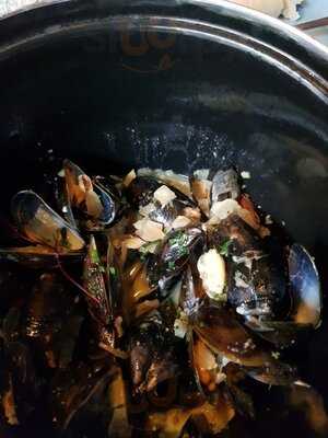 Momo - Love At First Bite