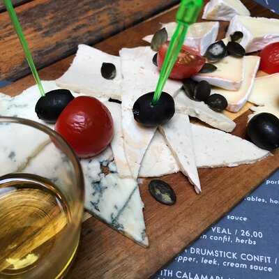 Cocorico Cafe & Restaurant