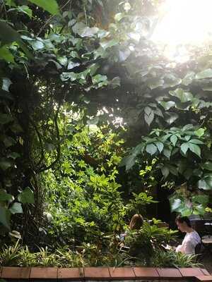 Cocorico Cafe & Restaurant