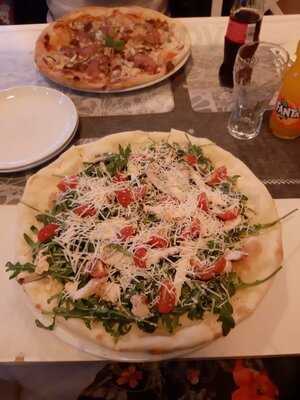 Pizzeria Na Łazarskim Cieście