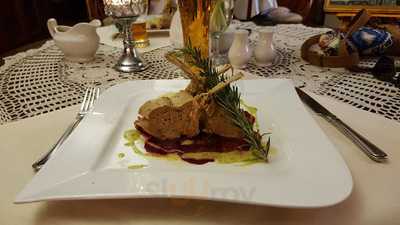 Piwnica Pod Klonami Restauracja Pub