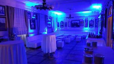 Restaurację Pałac Tłokinia