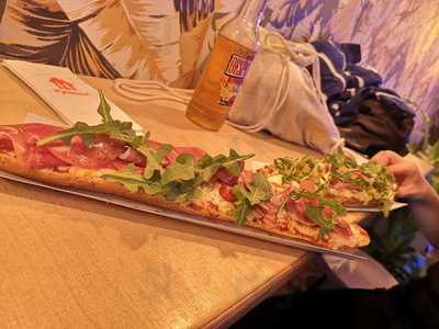 Bread Street Zapiekanki Premium