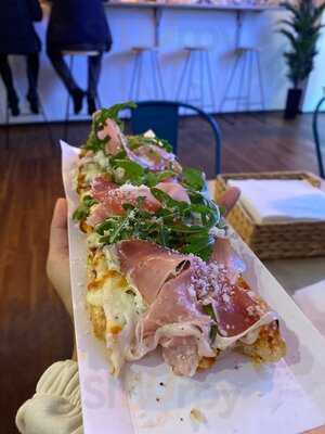 Bread Street Zapiekanki Premium