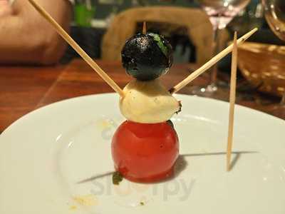 Winiarnia Pod Czarnym Kotem Restaurant