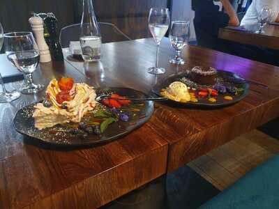 Pera Restaurant Grill & Bar