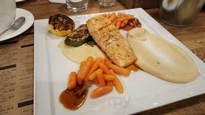 Burrata Pizza & Pasta