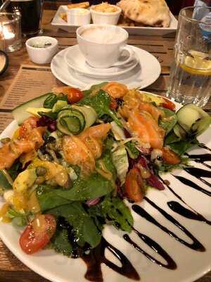 Burrata Pizza & Pasta