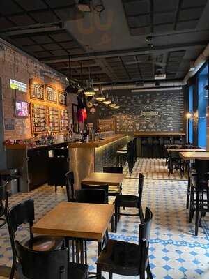 Jabeerwocky Craft Beer Pub