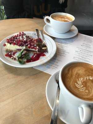 Bułkę Przez Bibułkę