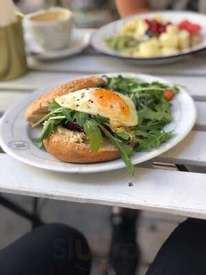 Bułkę Przez Bibułkę