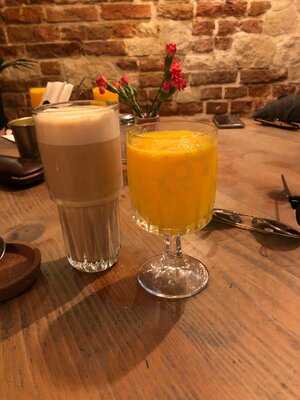 Bułkę Przez Bibułkę