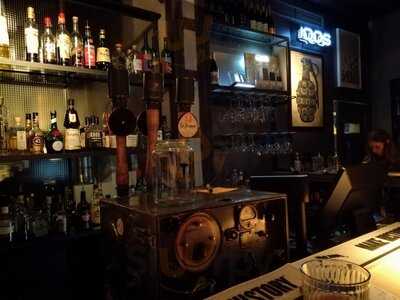 Beirut Hummus & Music Bar